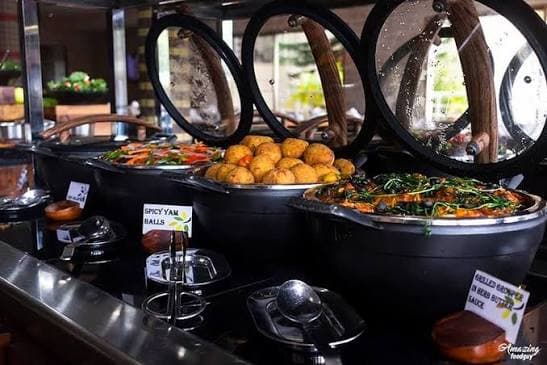 Aburi Gardens + Tetteh Quarshie Cocoa Farm +Buffet lunch at Peduase Valley gallery